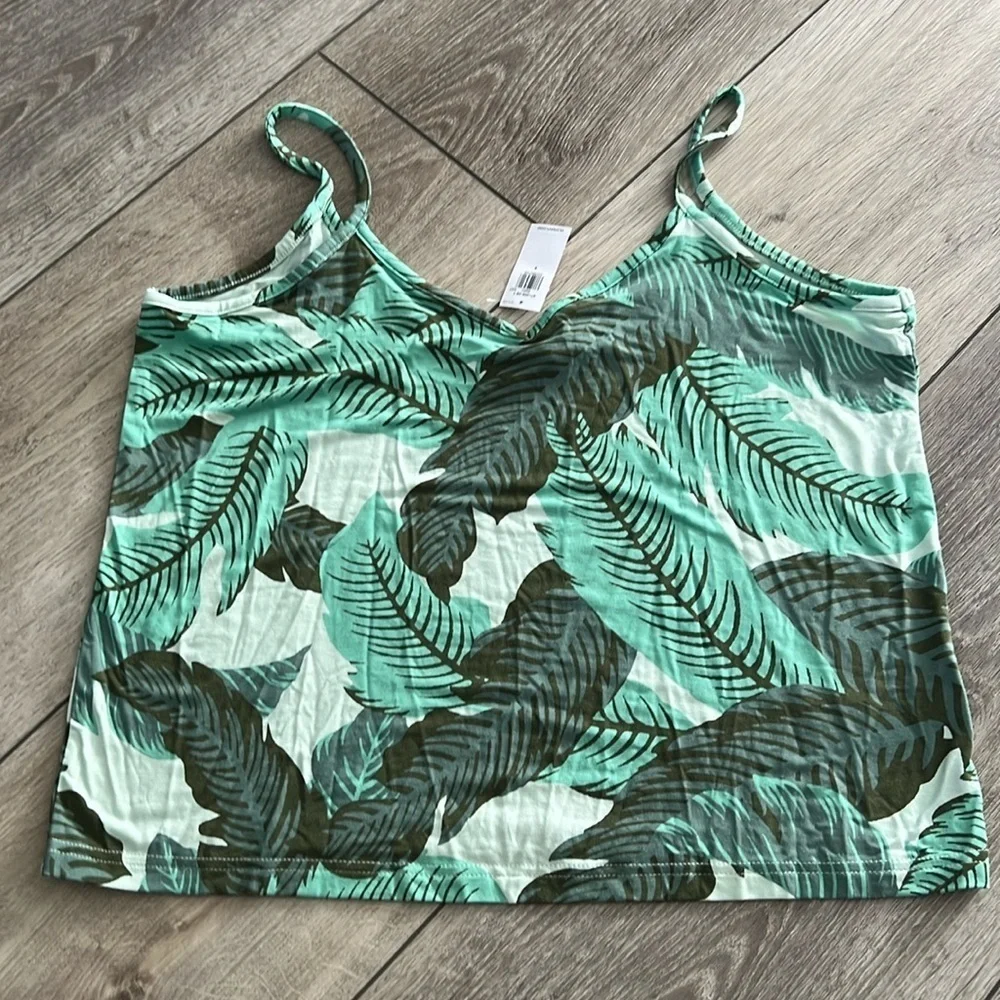 Old Navy v neck tank - Picture 1 of 4